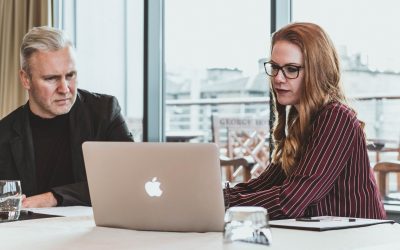 Suklaakakkua ja käyntikortteja